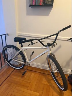 White bike – Elite BMX