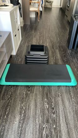 Aerobic Step Board with 4 risers - New Condition Workout Board