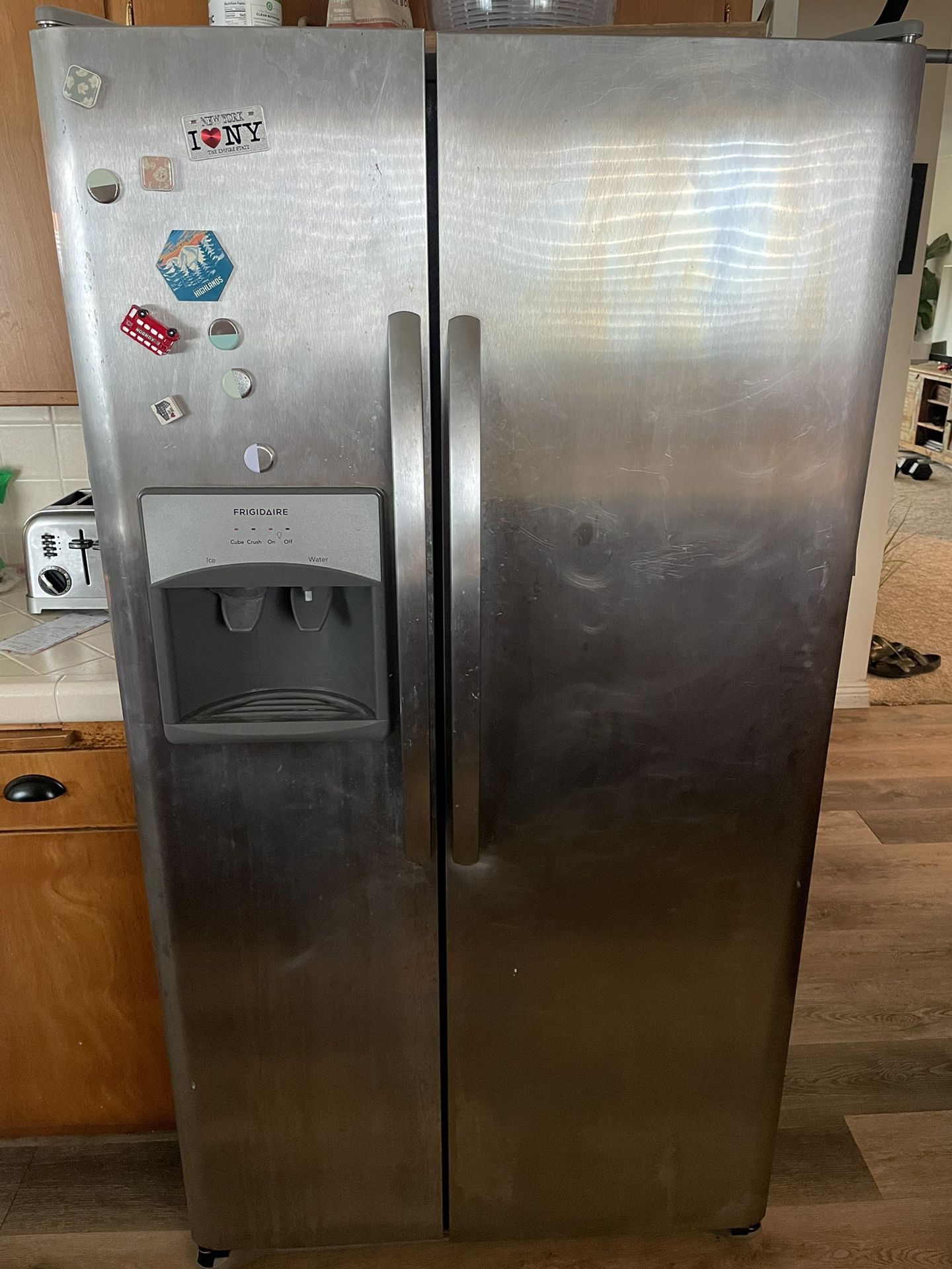 Frigidaire Side by Side Refrigerator 