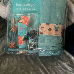 Bodycology Hawaiian Beach Beach Bag Set, 5 Pieces