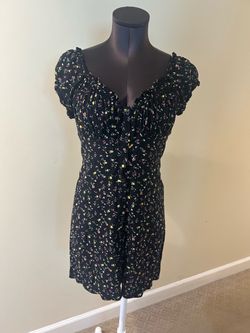 Hottie Moss Black Floral Button-Front Puff Sleeve Dress size M  A feminine black dress with a delicate multicolor floral print. Features ruched bodice