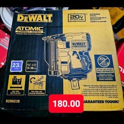 Milwaukee And Dewalt Tools 