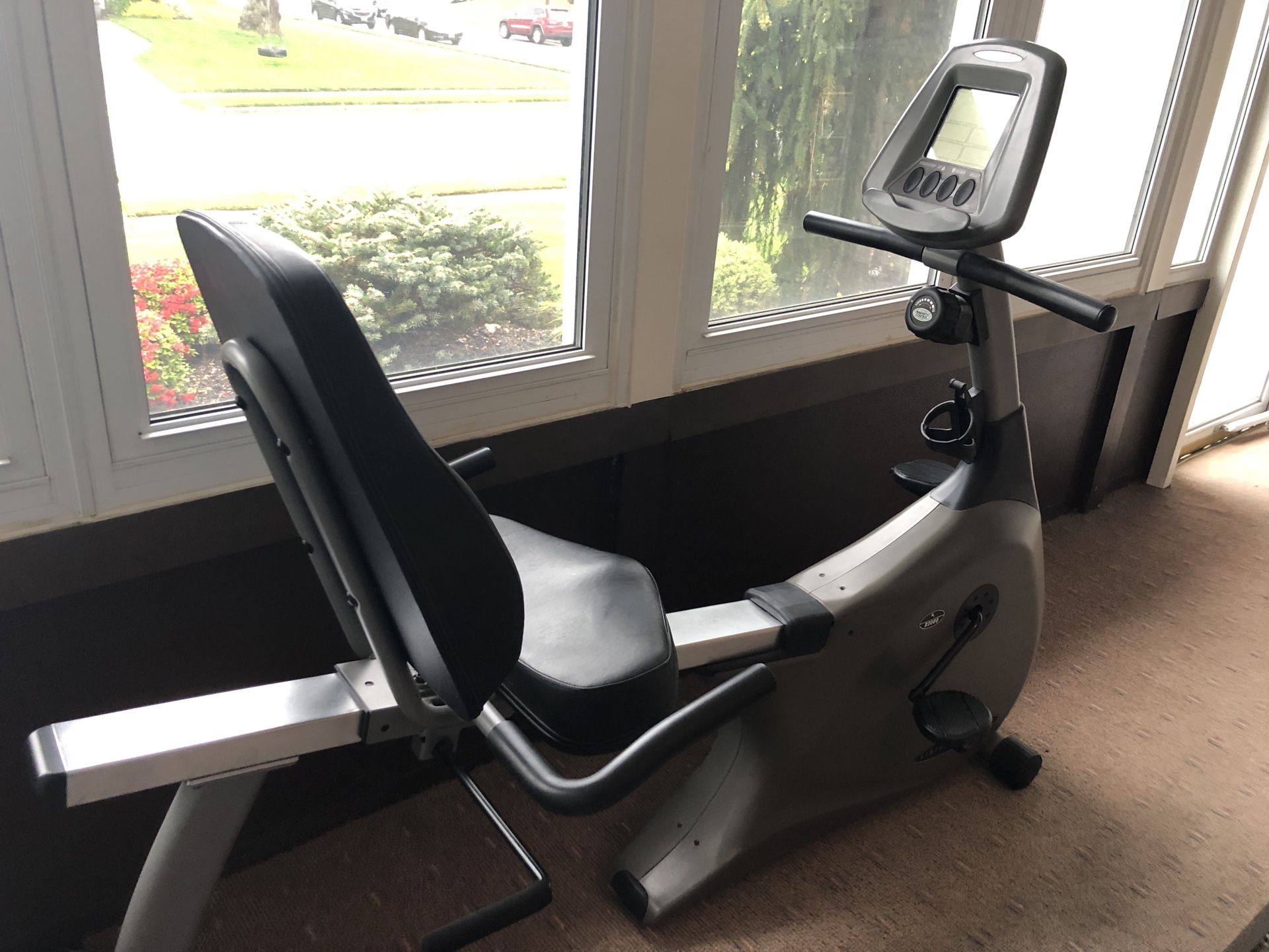 Vision Fitness R2000 Recumbent Exercise Bike
