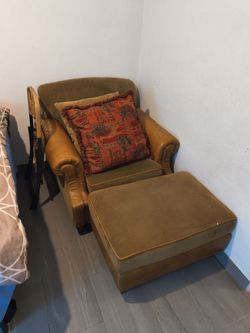 Love seat& ottoman