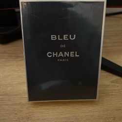 Chanel De Bleu