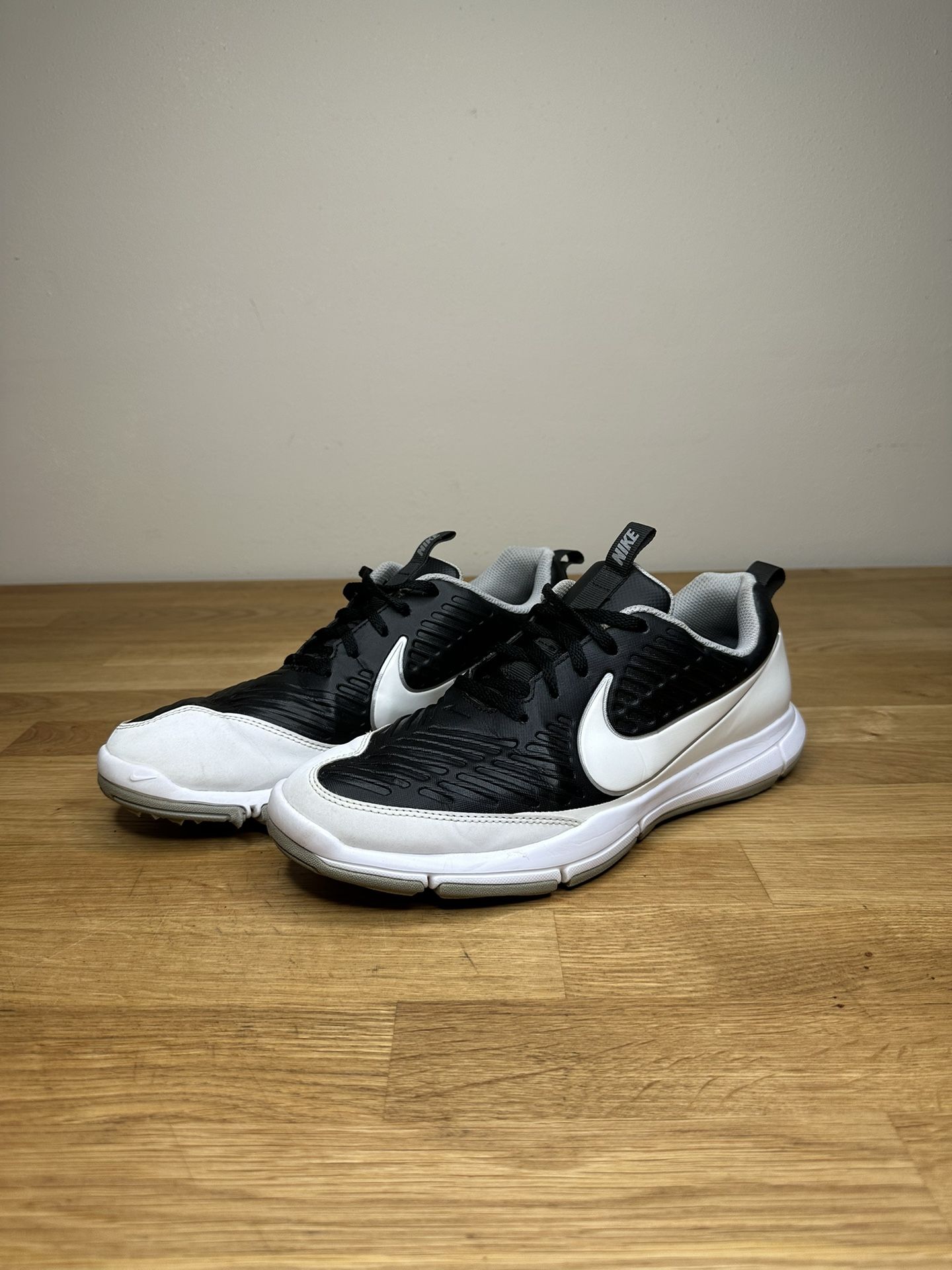 Nike Explorer 2 Golf Shoes Spike less Men s Size 9 for Sale in Seattle WA OfferUp