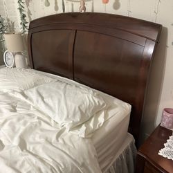 6-Piece Queen Bedroom Set