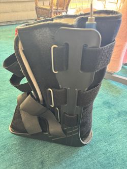 Walking Boot Large 