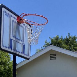Basketball Hoop I have it unarmed ready to put it in your car