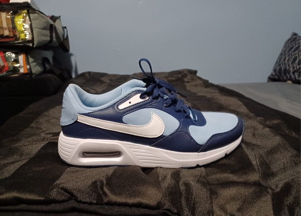 Brand New And Original Men's Nike Air Max's Sneakers Sizes 8.5