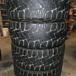 35/12.50/20 toyo open country  4 used tire for sale