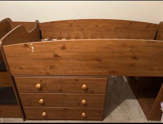 Twin loft bed with right storage steps