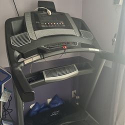 Nordic Track 1750 Treadmill 
