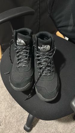 Men’s north face hiking boots