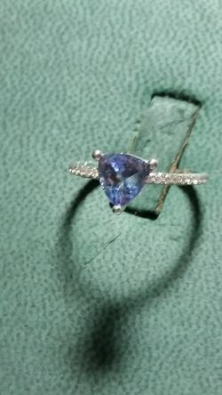 Tanzanite & Diamond ring