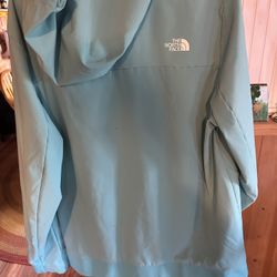 Like New North face Women’s Pullover Jacket