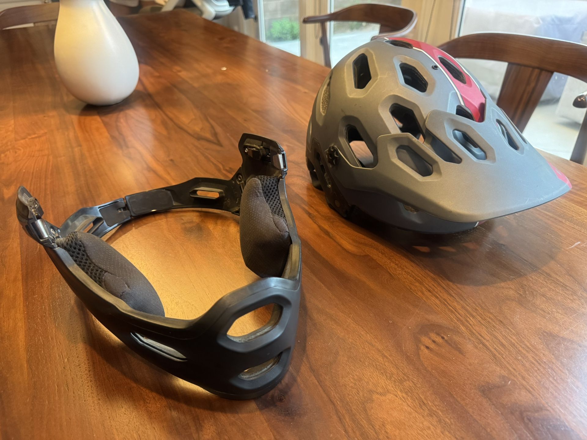 bell arrow helmet matte black Lithium - Taylor Small Backpack | Size:5000-C This badass helmet combines type:full face helmets