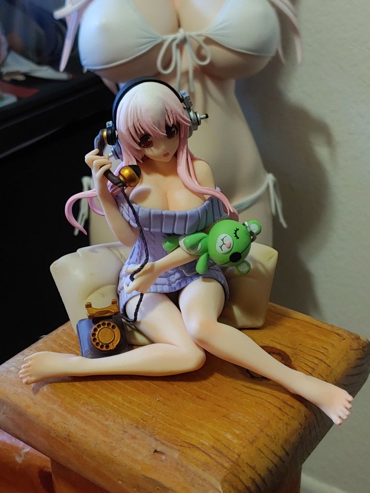 FuRyu Everday Life Series 5.5" Super Sonico Chatting Time Version