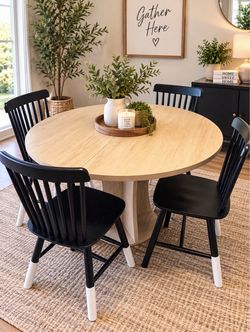 🖤 Round Dining Table with 4 Black Spindle-Back Chairs – NEW
