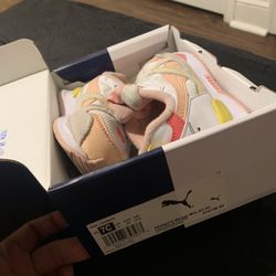 Toddler Girl Puma “Charlie Brown “ 