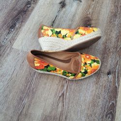 Nurture by Lamaze Shoes Olive Size 8M Floral Wedge Heel (Canvas and Leather)