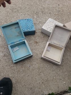 A little jewelry Box or a whatever Box