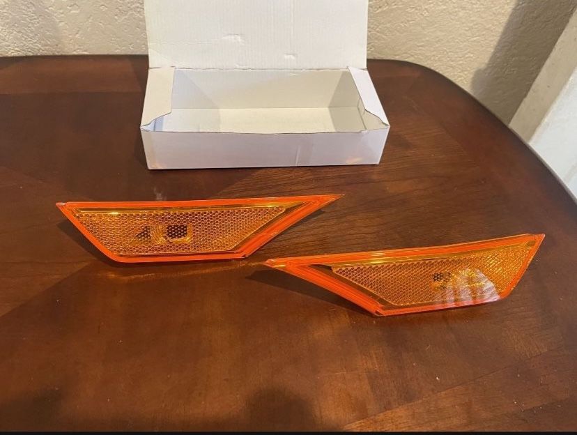 16-19 Honda civic signal light both 25 dollars oem