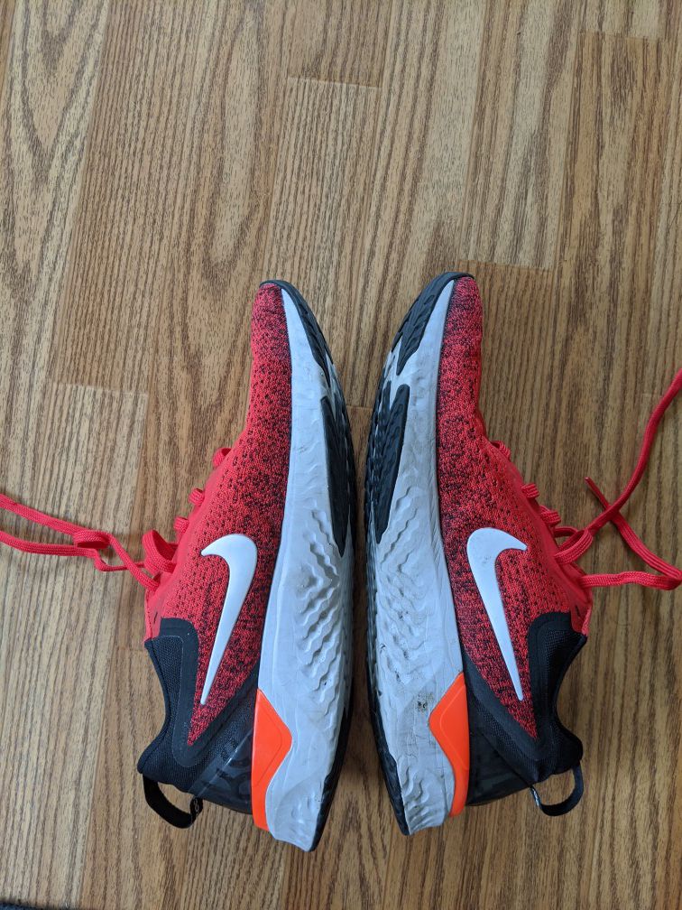 Nike Odyssey React Men's Running Shoes (size 8)