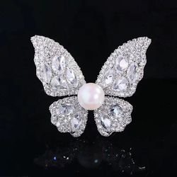 Brooch With Non-nucleus Pearl 