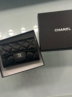 women’s wallet with box
