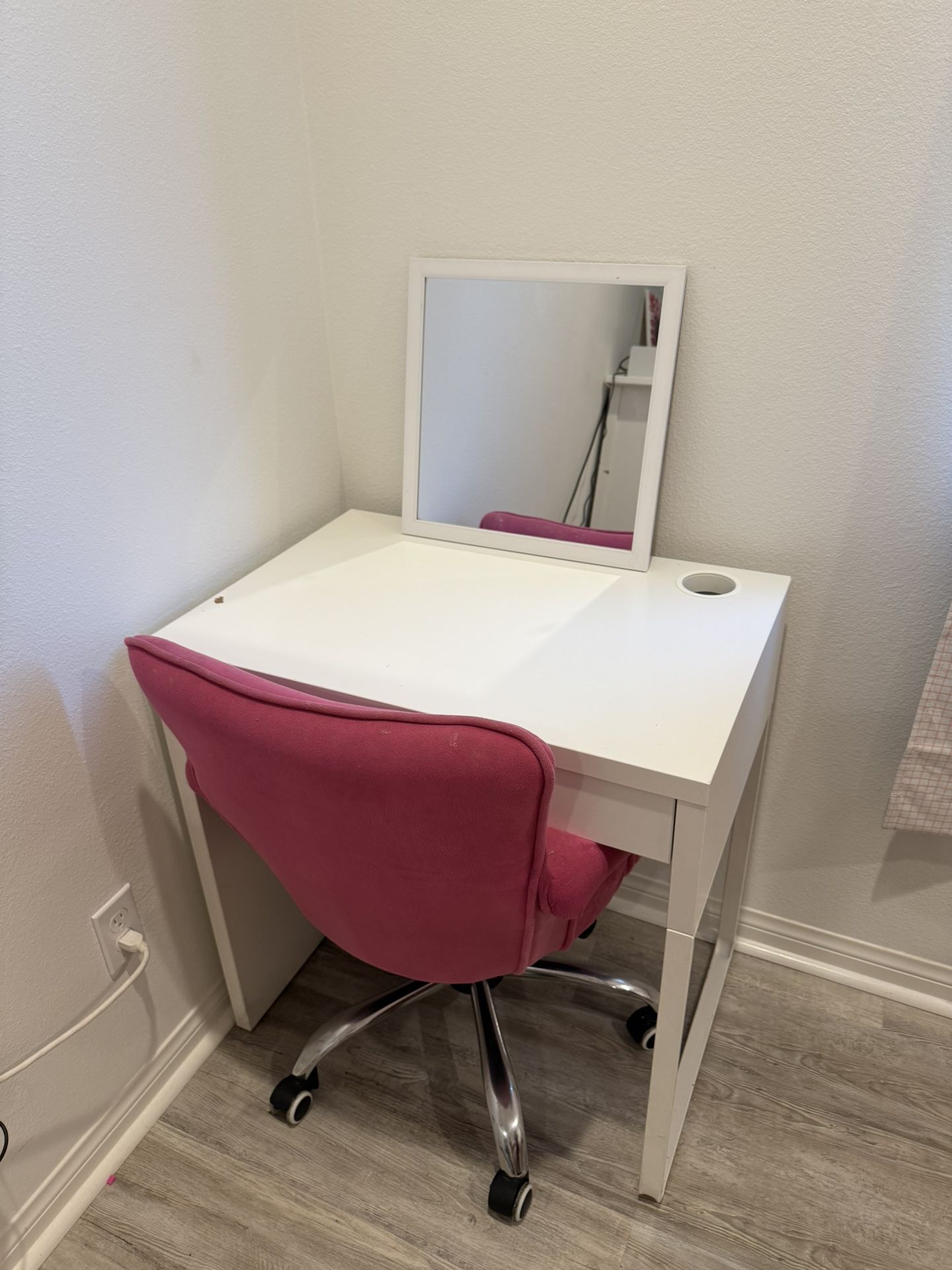 Small Desk/vanity