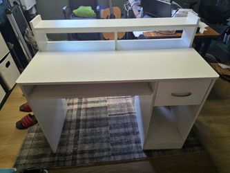 Bedroom desk -FREE
