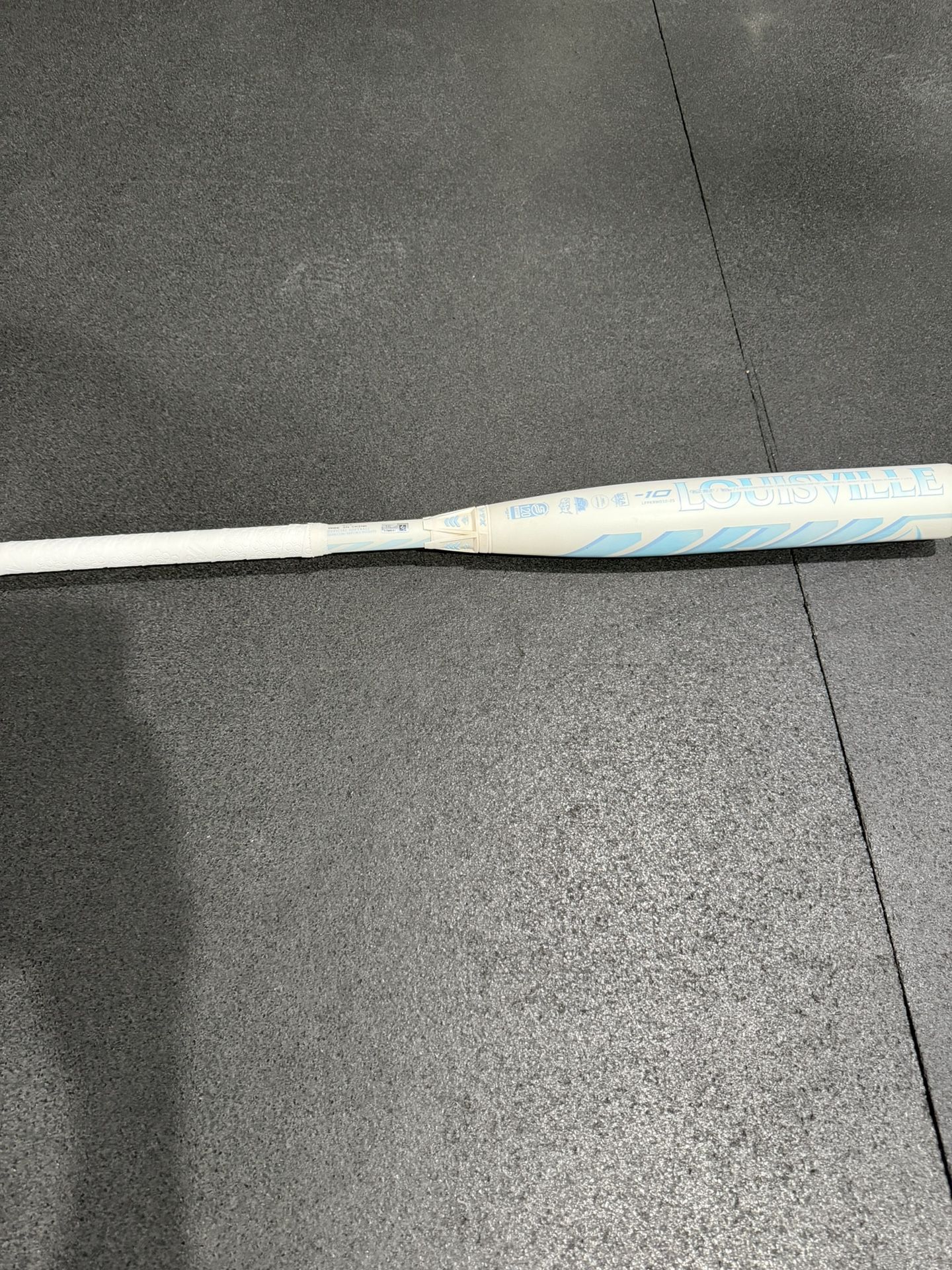 Louisville Slugger KYRO FROST Limited Edition fast pitch Softball Bat