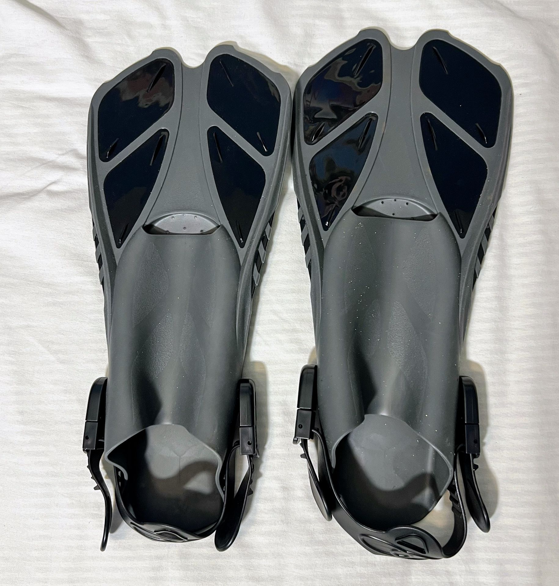 NEW Mens L-XL 9-13 Swim Fins For Pool or Snorkeling