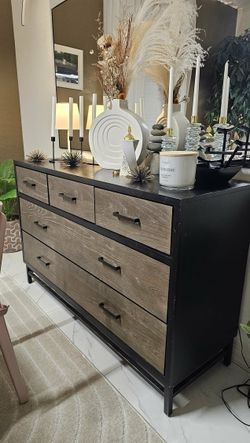 Universal Gray and Parchment Dresser in Chalkboard/Backpack (Smartstuff)
