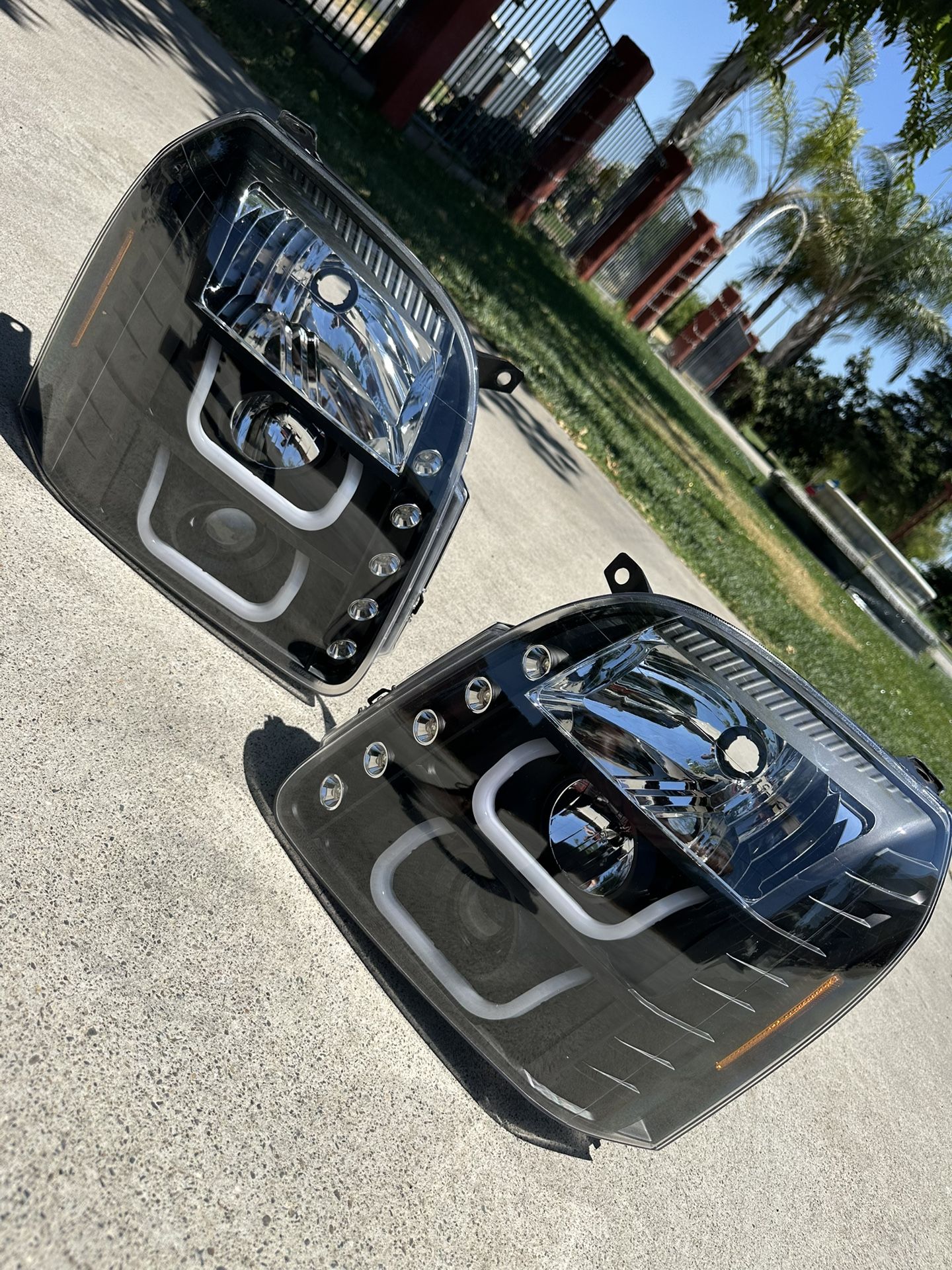 New Gmc Yukon Headlights 07-14