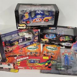 Nascar superfan pack! Variety of cars and years in great shape
Some of nascar's  Legendary drivers and cars John Andretti, Kyle petty 