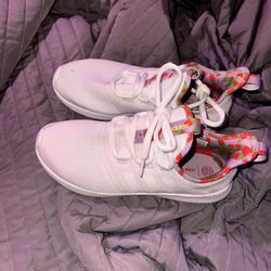Adidas Women’s Size 7 Cloud Foam Comfort White/Purple/camoflague