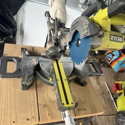 Mitter  Saw With Table 