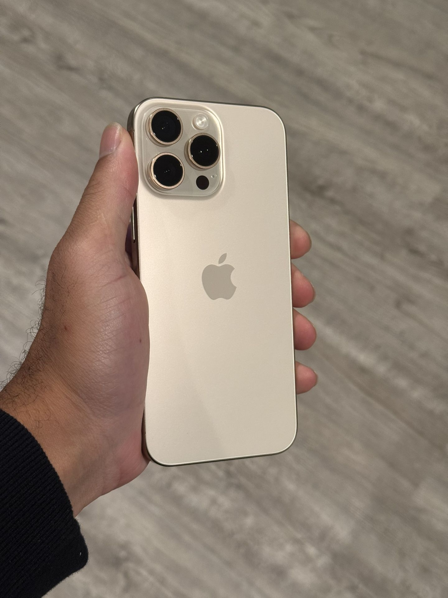IPhone 16 Pro Max UNLOCKED -1TB - Desert Titanium -