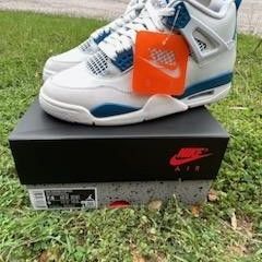 Air Jordan 4 Retro