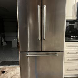 Viking 36in Counter Depth French Door Refrigerator 