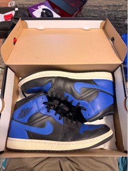 Air Jordan 1 Mids Hyper Royal (Size 11)