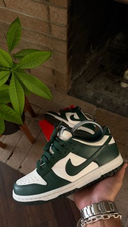 2021 Nike Dunk Low GS Size 5.5Y “Michigan State”