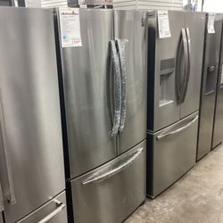 28 ft.³ French door refrigerator
