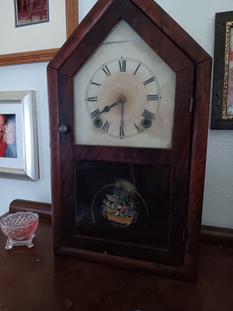 Antique Pendulum Mantle Clock