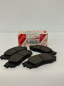 BNIB OEM Toyota CH-R Rear Brake Pads (part number: 04(contact info removed)0)