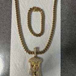 22 Inch Cuban Chain & Bracelet, 18k Gold Plated Laminated…$200