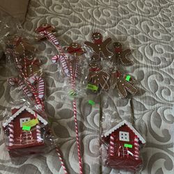 Gingerbread Decor 