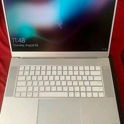 Razer Blade 15 Advanced 2019 (Mercury White)